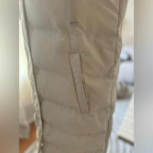 Zara Puffer Vest - Picture 4 of 8